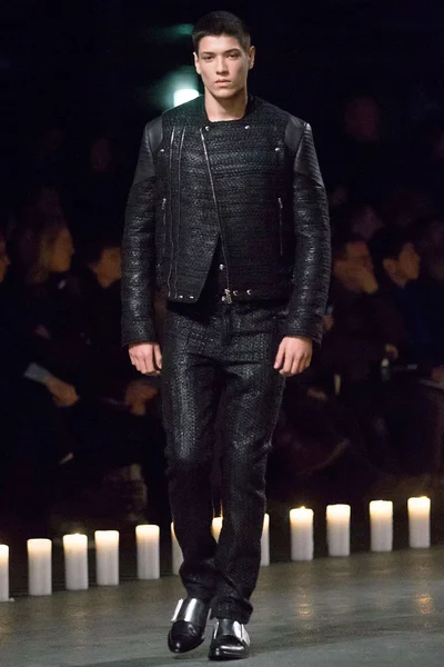 Look 22